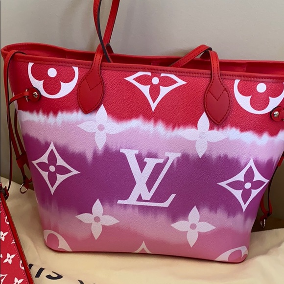 ‼️SOLD‼️👛💯% Auth.LV Escale Rouge NF MM - Picture 6 of 12